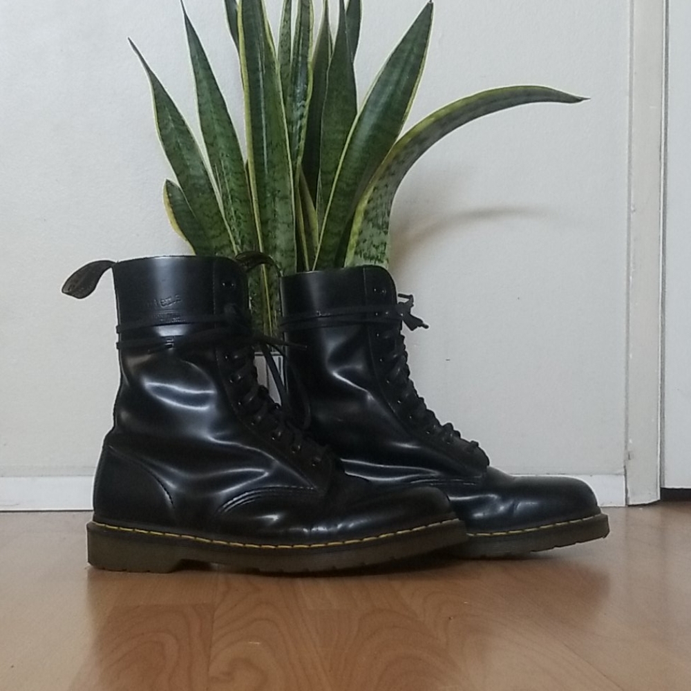 Doc Martens 1490 size 10
